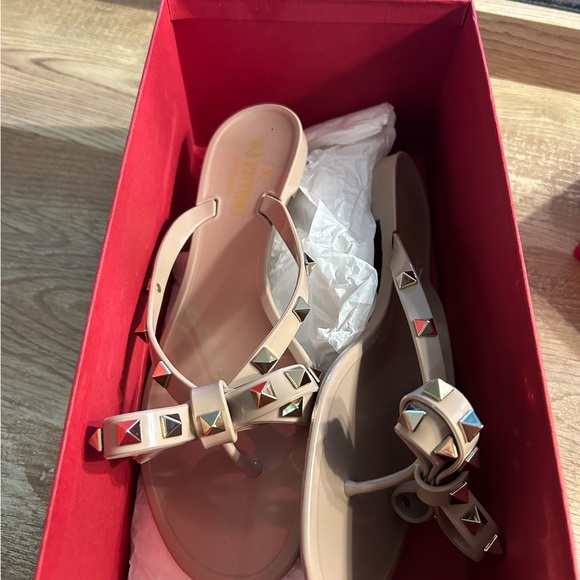 Brand New Valentino Jelly Slides. NEVER WORN! Dust bag and box! Size 37 (7) - Picture 6 of 7